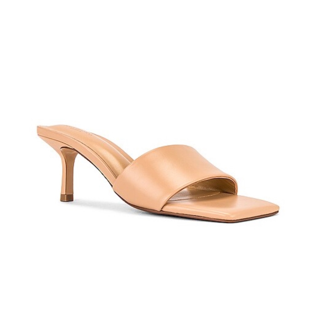 Aaliyah Mule in Biscuit Capretto